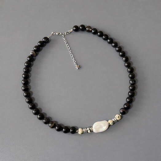 Ожерелье из натурального агата, далматиновой яшмы и с жемчужной бусиной