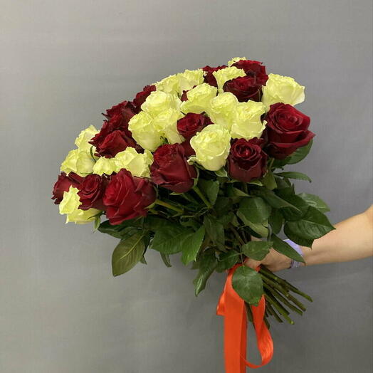 Букет роз, эквадорские розы красные и белые, 35 роз+🎁