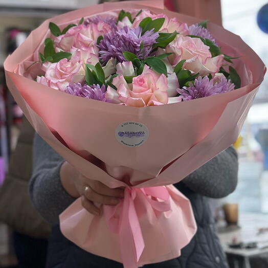 Букет из французской розы и хризантем