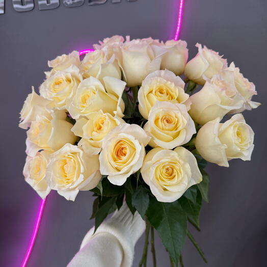 25 пионовидных роз с крупным бутоном😍