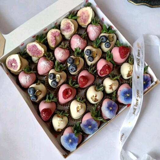 Набор с клубникой в шоколаде 
30 шт💗Клубника в бельгийском шоколаде 🍓 Дофаминовый букет