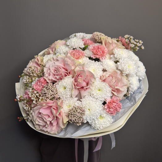 Роскошный романтичный букет с французскими розамт