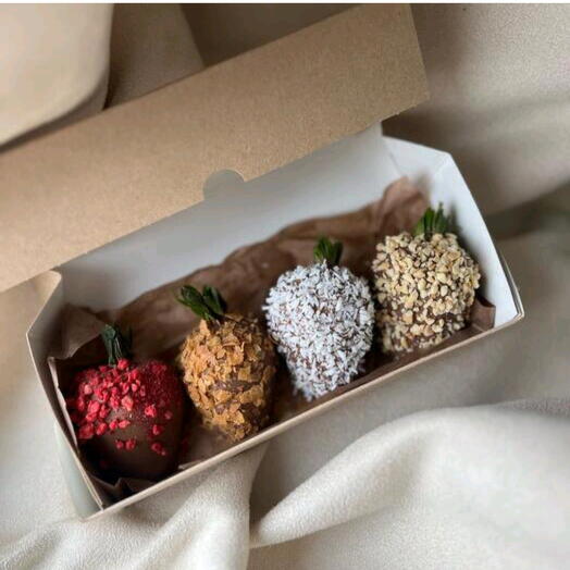 Клубника в шоколаде 4 штуки