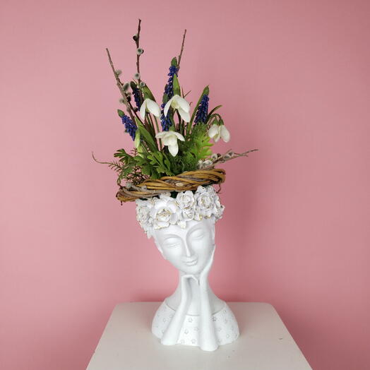 Авторская композиция в кашпо из искусственных цветов "Девушка"