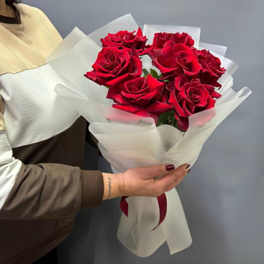 Французские розы бордовые 7 шт