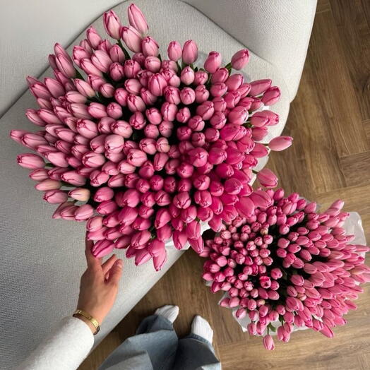 2 baskets of 101 tulips