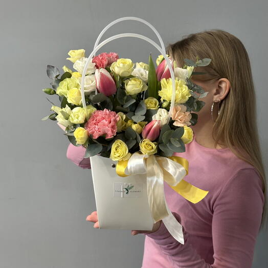 Цветы в коробке «Весна»