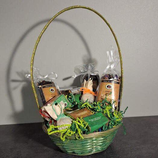 Подарочная коробка чайная +конфеты