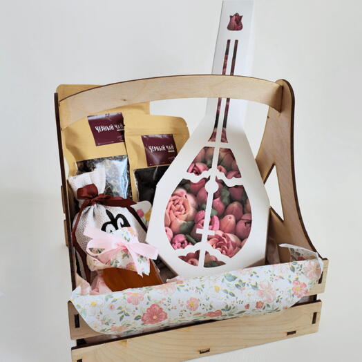 Подарочный набор Наурыз с чаем, зефиром, медом и орешками