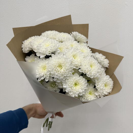 Букет из кустовых белых хризантем