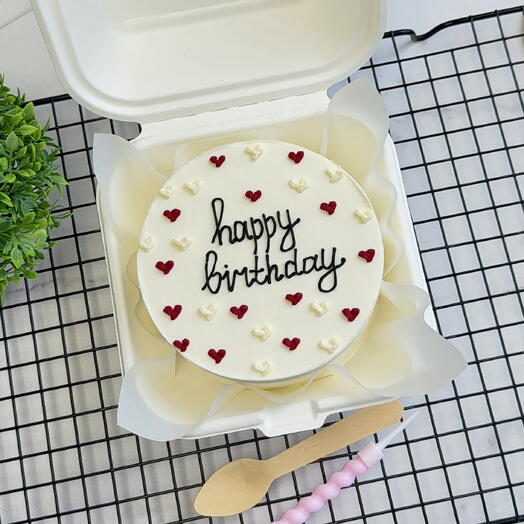 Бенто-торт на день рождения «Happy birthday с сердечками
