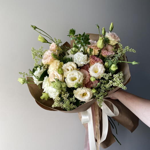Dear blooming, букет из лизиантусов