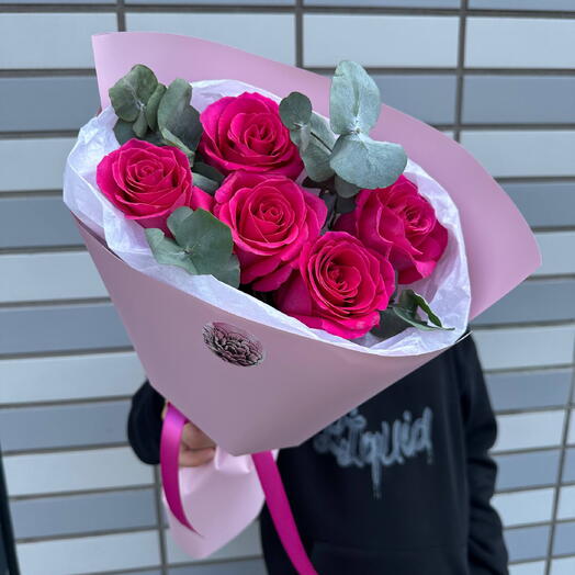 Малиновая роза и эвкалипт 🌱 Букет роз 💗Розовые розы Роза Эквадор