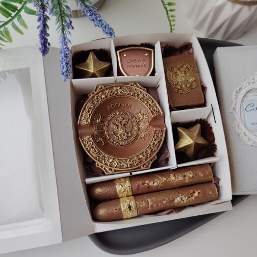 Подарочный набор Шоколада ручной работы мужчине Present с сигарами