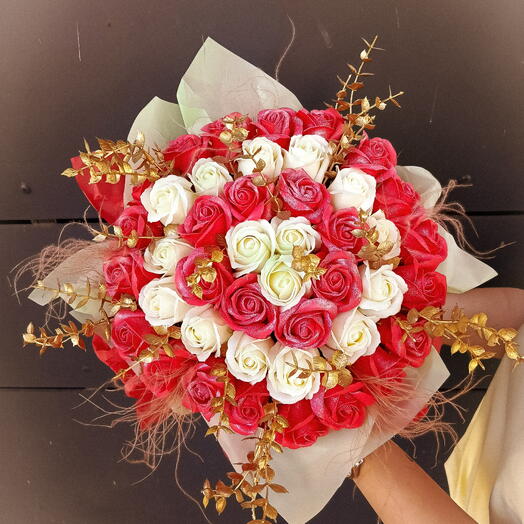 55 красных мыльных роз 🌹