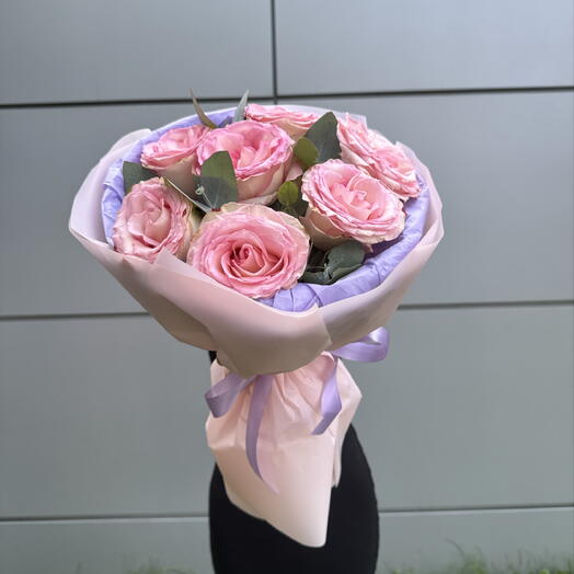 Пышный букет из пион роз Эсперанс с эвкалиптом в матовой упаковке 🎀💞