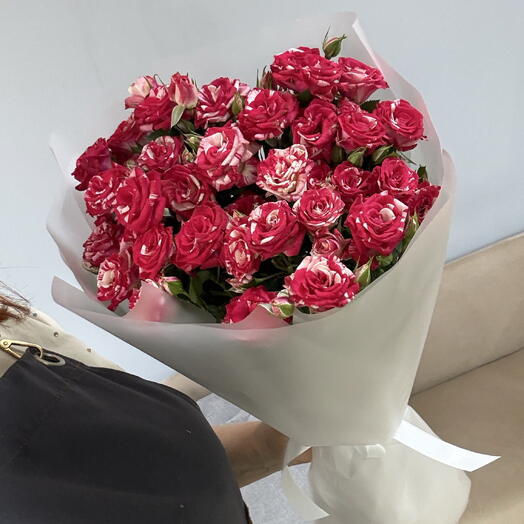 Кустовая Роза в букете 🌸