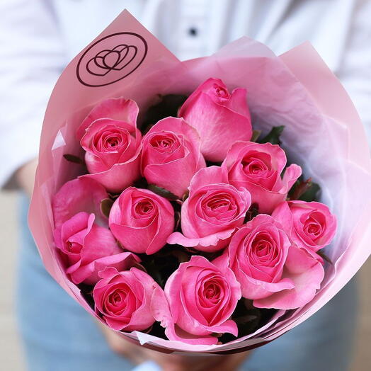 Букет из 11 розовых роз 50 см (Россия) в розовой пленке