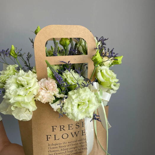 Композиция в сумке «Fresh flower»