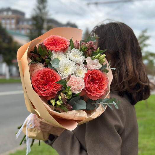 Букет пионовидными розами ко Дню Знаний
