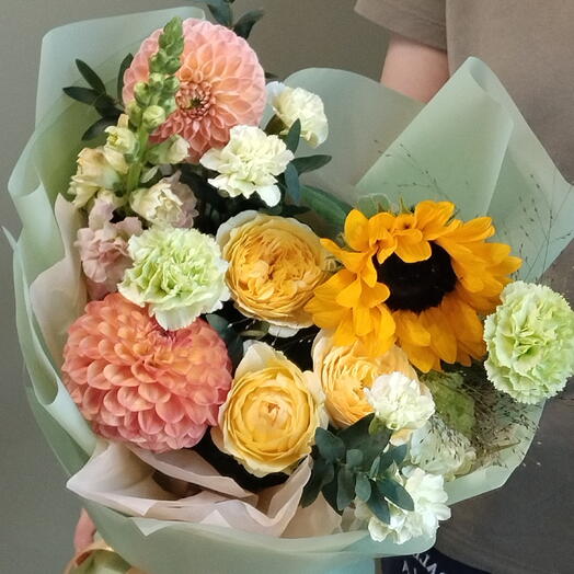 Букет с далией и подсолнухом 🌻