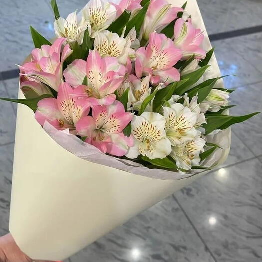 Букет альстромерий