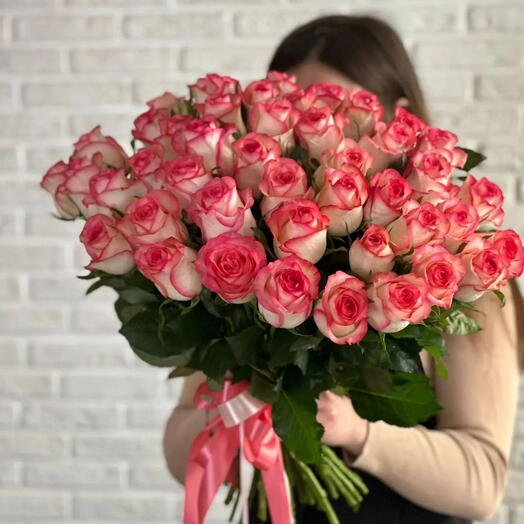 Монобукет из 51 розы Джумилия