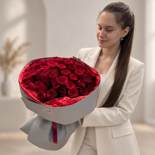 Букет из 51 красной розы в авторской упаковке- Империя, арт.240