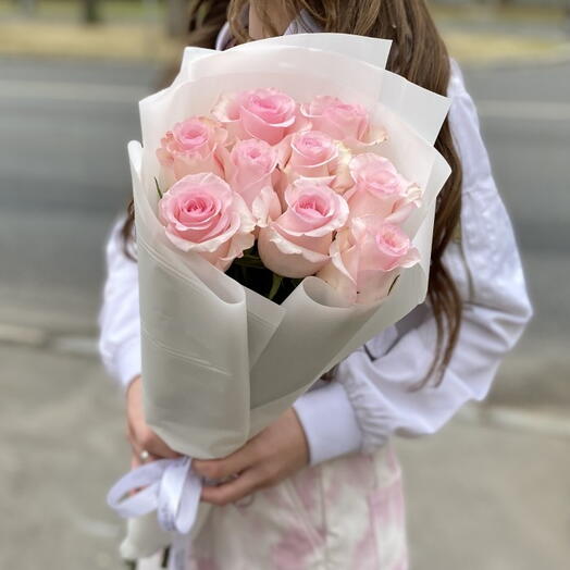 9 розовых роз Новия