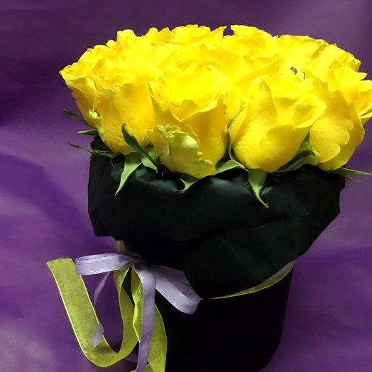 Box with roses Gold
