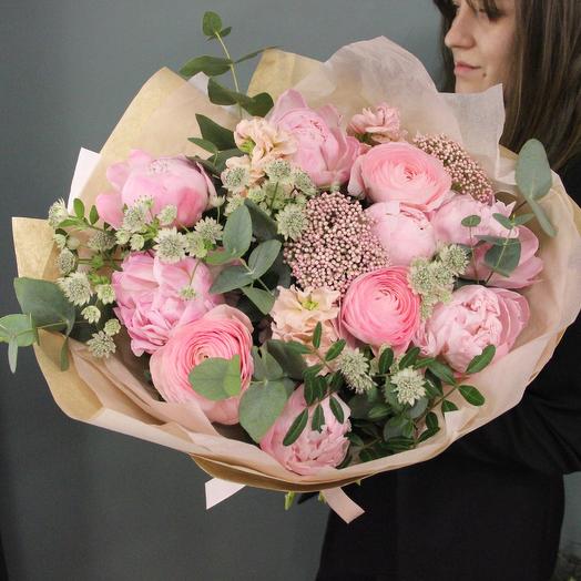 Букет с пионовидными розами и ранункулюсами - Заказать нежный букет