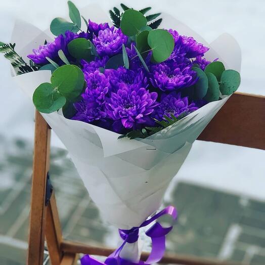 Bouquet of Chrysanthemum with eucalyptus