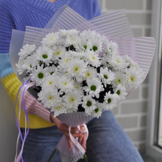 Bouquet of white chrysanthemums