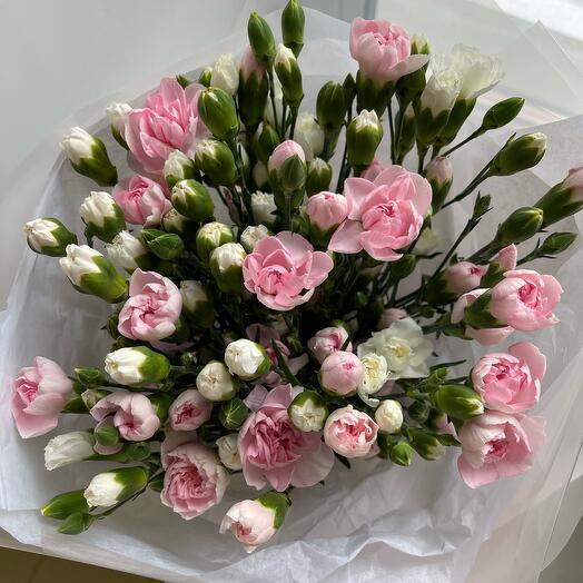 25 кустовых гвоздик