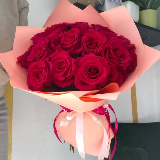 25 pink roses