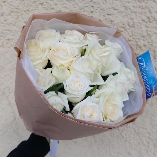 15 white roses in modern urakovka