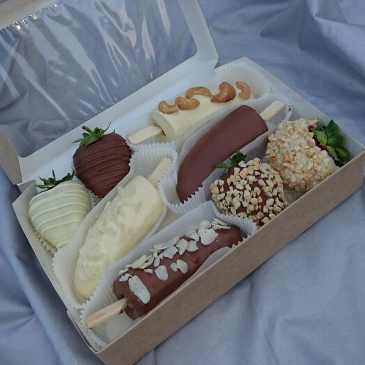 Conjunto 🍌 plátanos cubiertos de chocolate 🍫y fresas 🍓