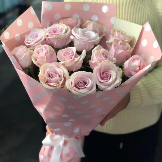 Букет из розовых роз