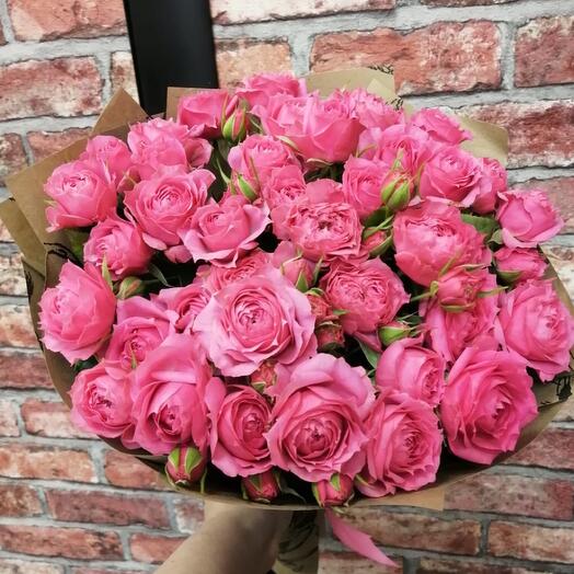 Bouquet of peony-shaped bush roses Pink Dimension