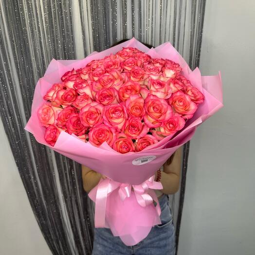 Un ramo de 49 rosas Elegantes