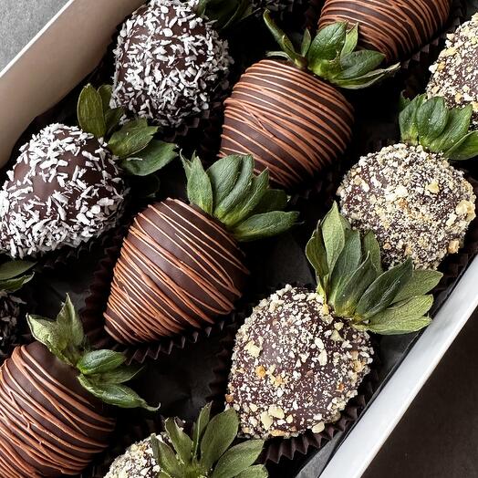 М-size box  | chocolate covered strawberries