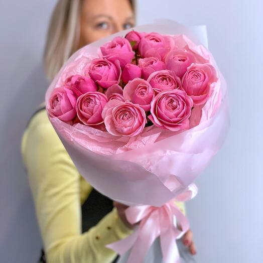 Rosas arbustivas en forma de peonía. Ramo 016