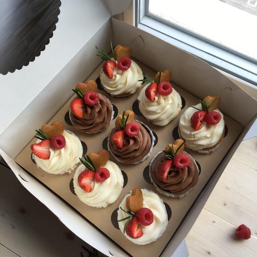 Капкейки с шоколадно-ванильным кремом 9 шт