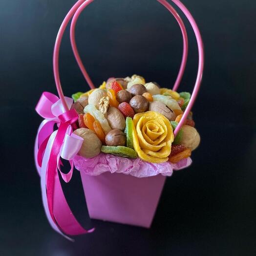 Сумочка с сухофруктами