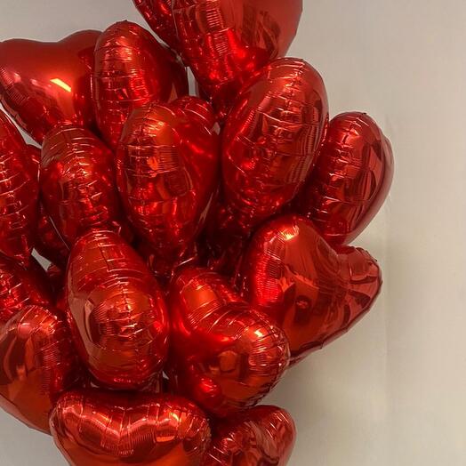 Красные сердца фольгированное
