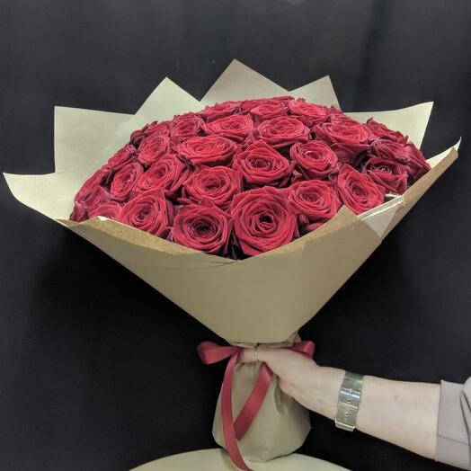 Ramo de rosas red Naomi 55 piezas