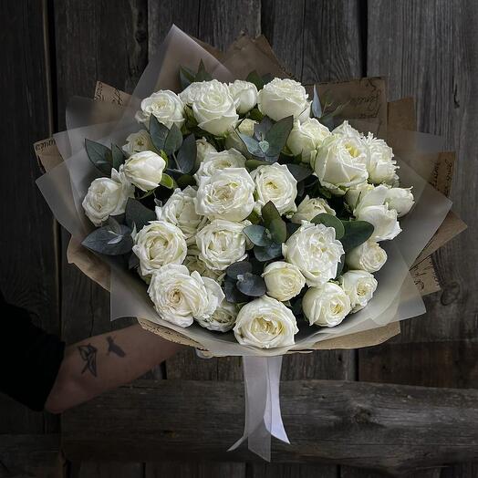 Monobucket of snow-white bushy peony-shaped roses FM133