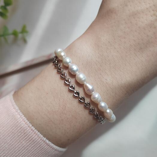 Двойной браслет из культивированного белого жемчуга и латунной цепи