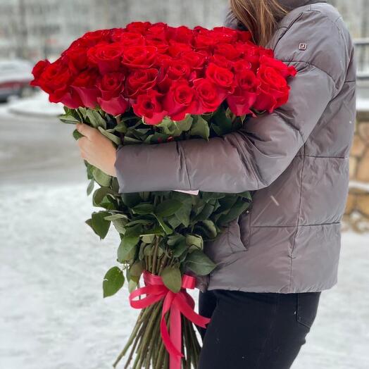 Букет из 65 роз 80см
