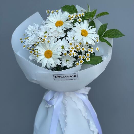 Букет комплимент с ромашками
